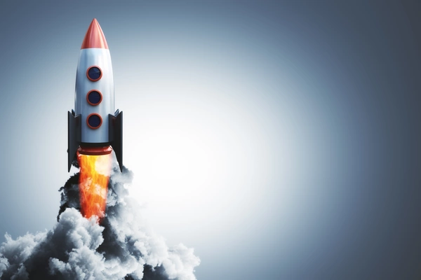Eine Rakete beim Start, schon in der Luft